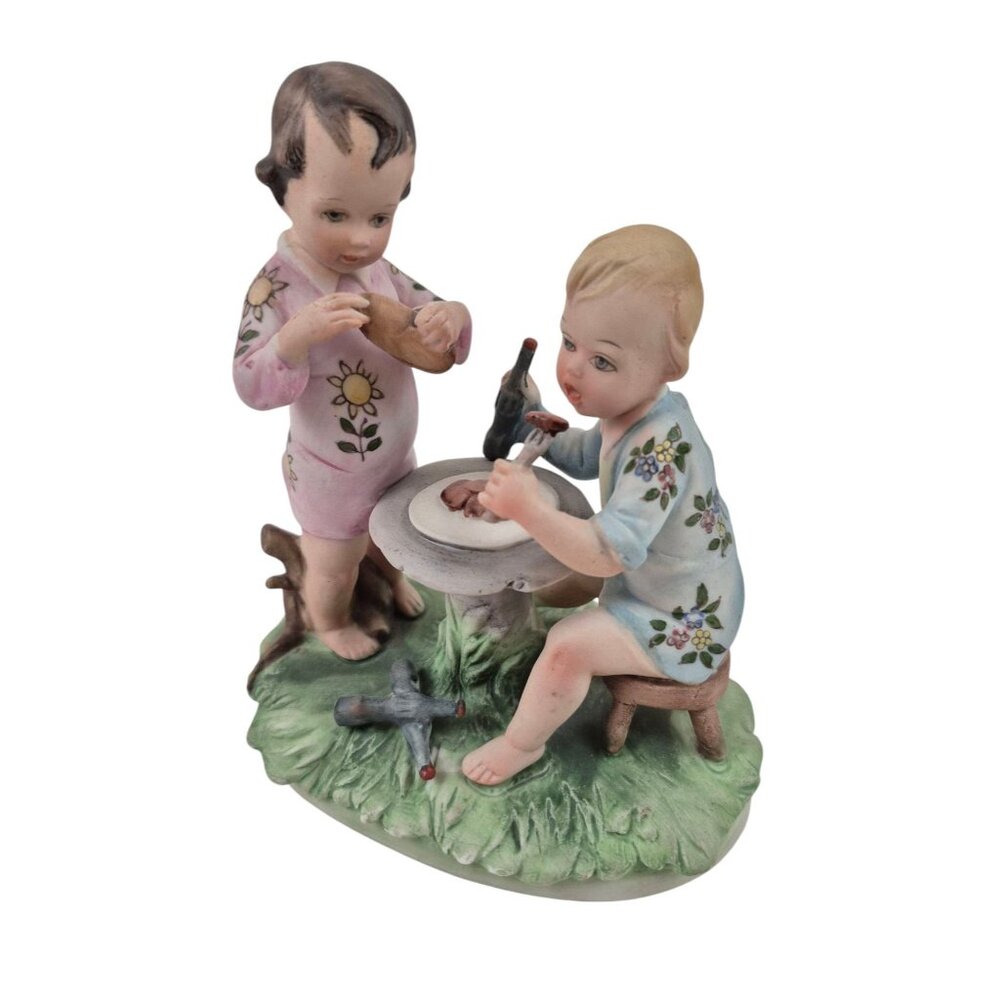 Vintage Works Of Art Figurine Mario Benni Porcelain Boy Girl Toadstool Table - Picture 4 of 10